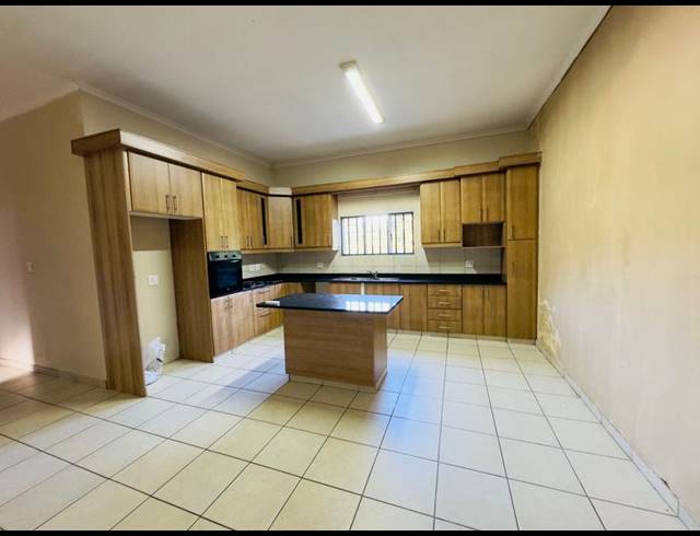 3 BEDROOM PROPERTY TO RENT IN RESERVOIR HILLS